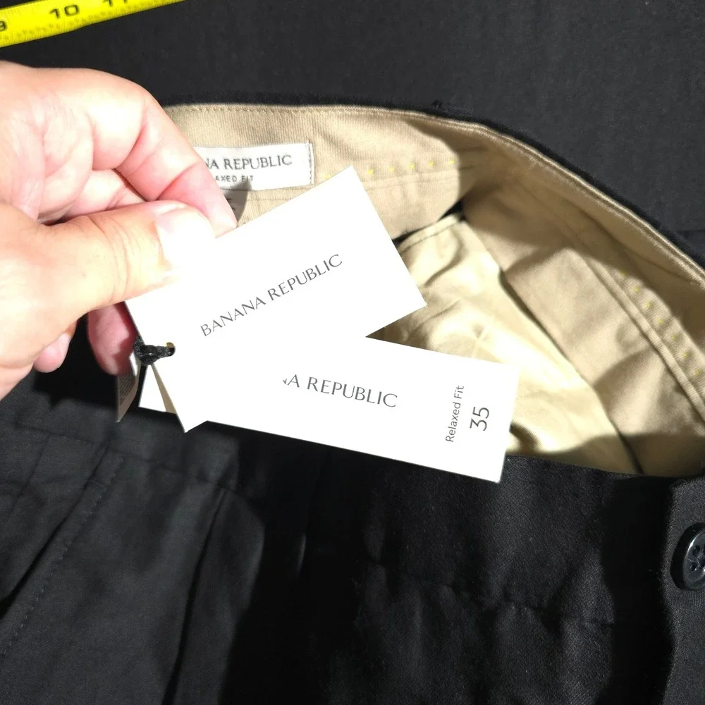 Banana Republic Relaxed Fit Mens 35 Black Pleated Straight Leg Trousers NWT
